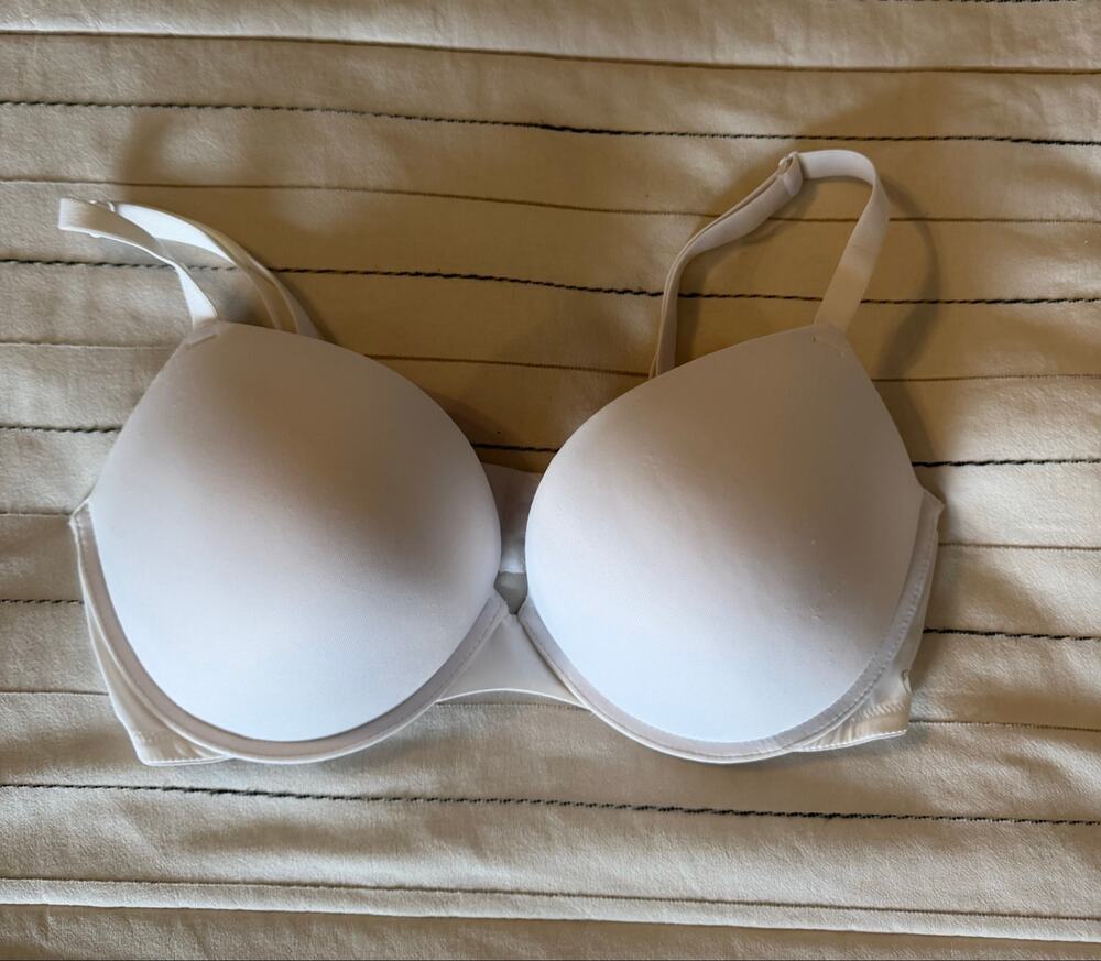 Victoria’s Secret Pink wear everywhere super push-up white size 38D